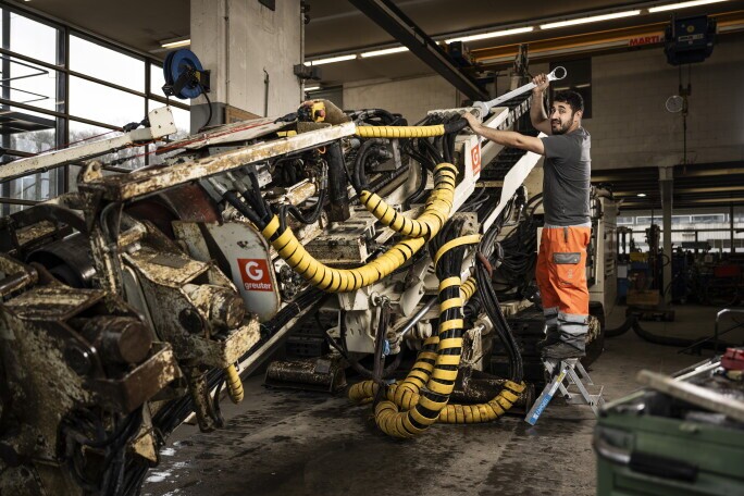 Bau-/ Landmaschinenmechanikerin (a) 80-100%, 1. Bild