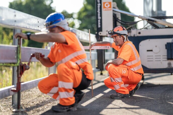 Gruppenführerin Fahrzeugrückhaltesysteme (a) 80-100%, 1. Bild