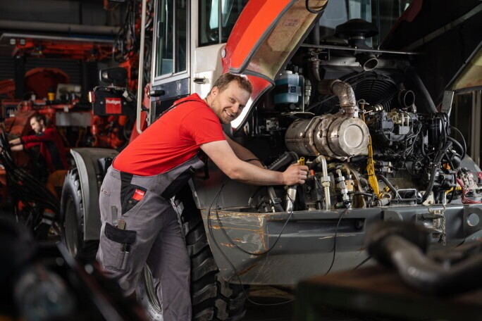 Baumaschinenmechanikerin Strassenbau (a) 80-100%, 1. Bild