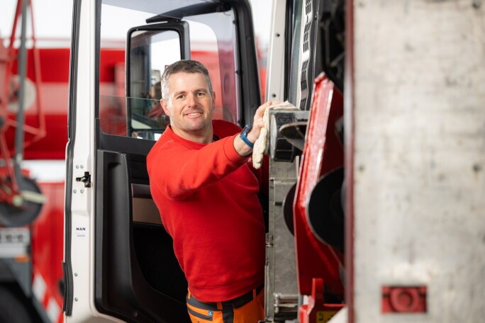 Chauffeurin Kat. C/E (a) 80-100%, 1. Bild